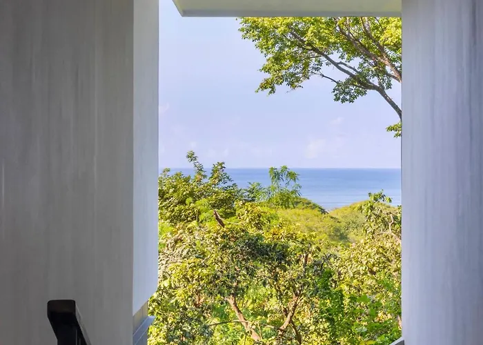 Ohana - Ocean View And A Walk To The Villa *