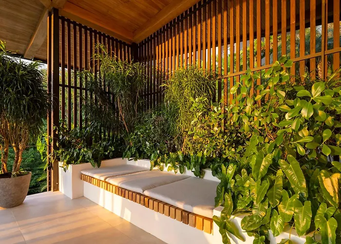 Ohana - Ocean View And A Walk To The Villa