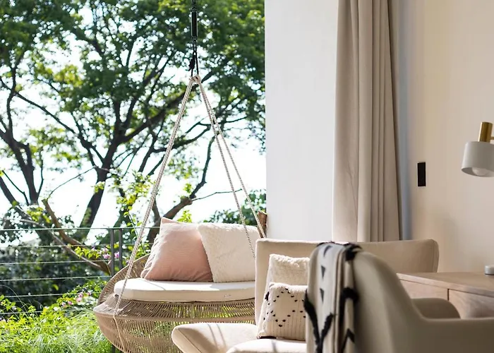 Ohana - Ocean View And A Walk To The Villa *